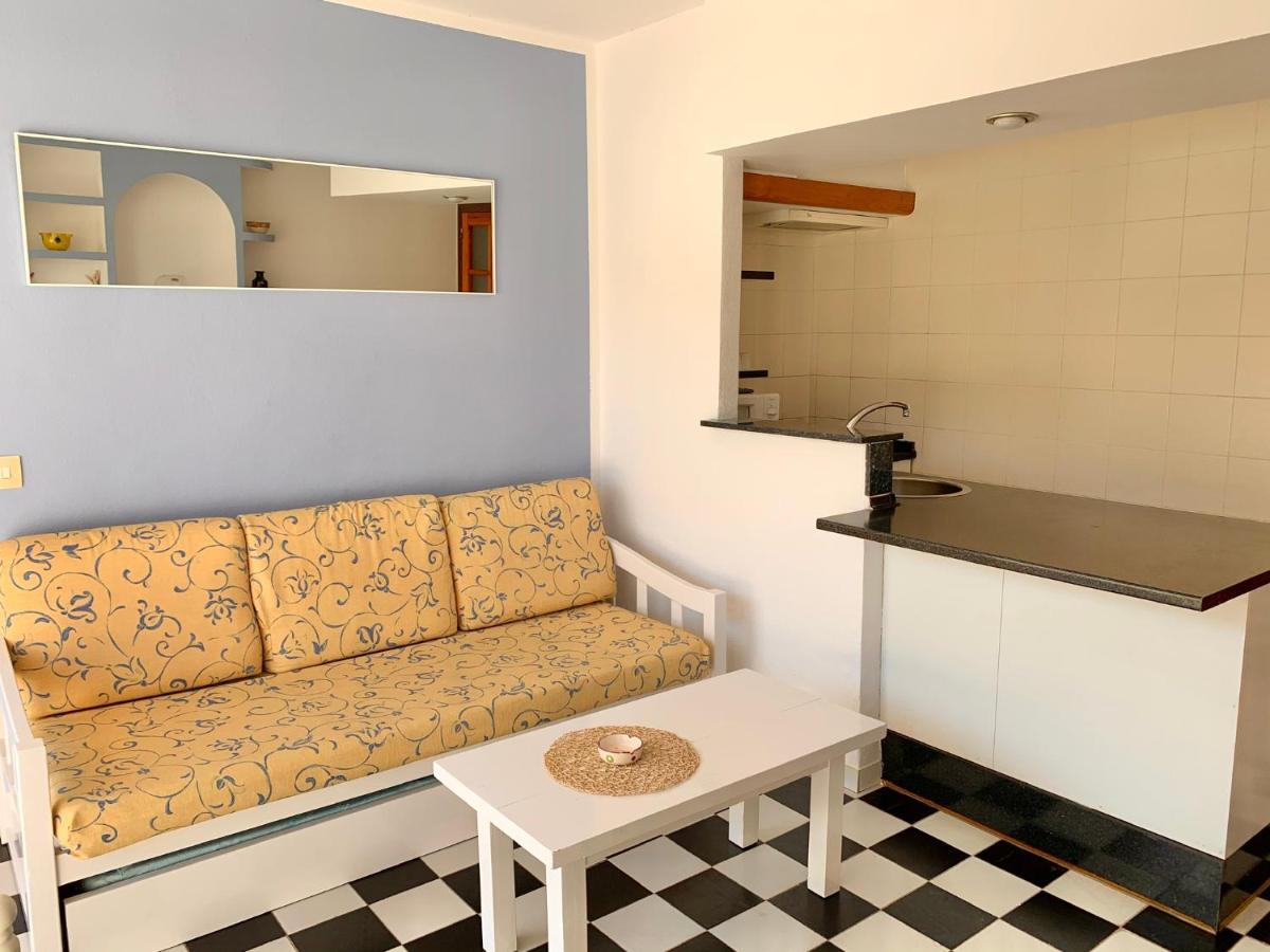 Apartamentos Miranda Es Pujols Exterior photo
